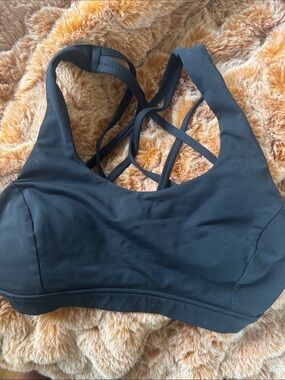 lululemon athletica Black energy bra size 4